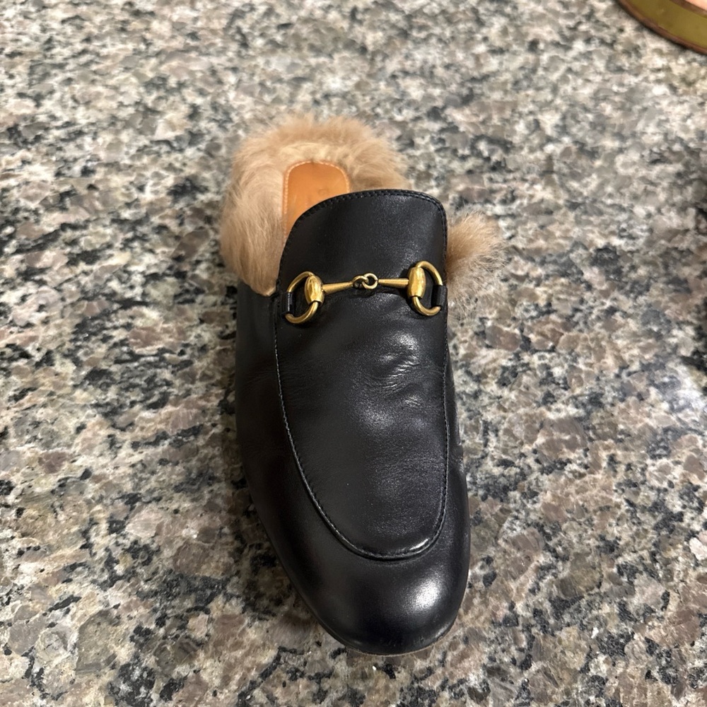 Gucci Black Leather Fur-Lined Horsebit Mule